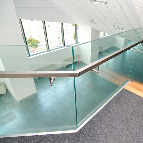 Guarda-corpo em alumínio - Transparent Design SRL - em vidro / com painéis de vidro / para ambiente interno