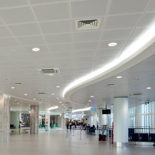 Forro metálico - Armstrong Tegular - Knauf Ceiling Solutions - em placas / para escritório / para sala de conferências