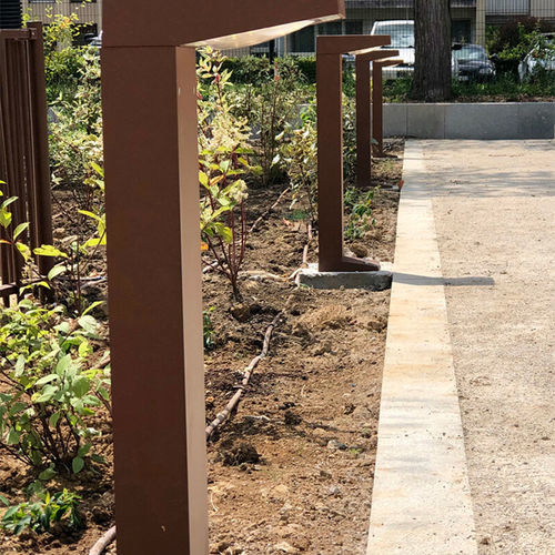 Poste balizador de iluminação de jardim - TAIGA - ECLATEC International - para espaços públicos / contemporâneo / em alumínio fundido