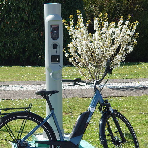 Estação de recarga para smartphone - UNIVERSO - ECLATEC International - para bicicletas elétricas / USB / com sistema de segurança