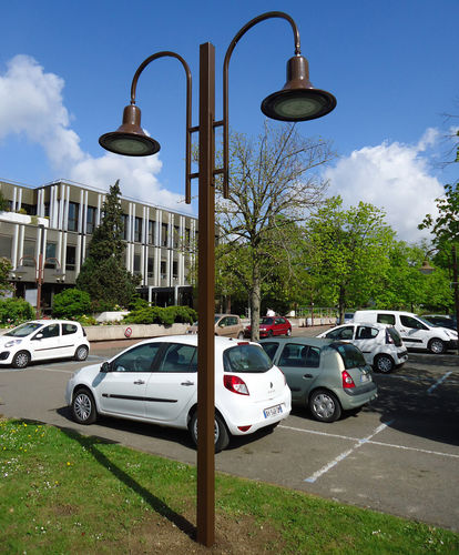 Poste de iluminação em alumínio - ODELIA - ECLATEC International - para espaços públicos / clássico / em PMMA