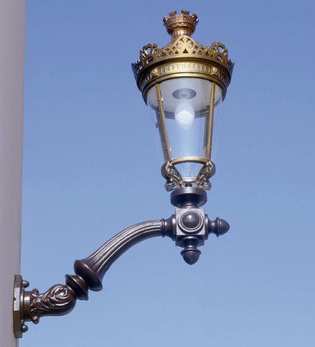 Braço para luminária urbana em ferro fundido - VENDOME - ECLATEC International