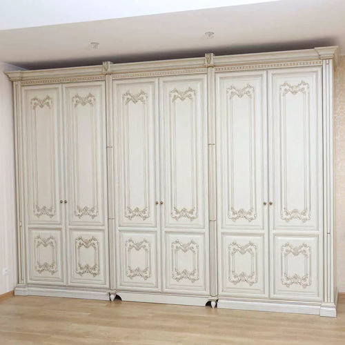 Guarda-roupa tradicional - IN WOOD LLC - em madeira / com portas de abrir / com portas de correr
