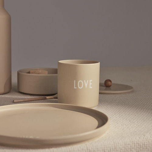 Xícara em porcelana - Favourite - LOVE Collection - DESIGN LETTERS ApS