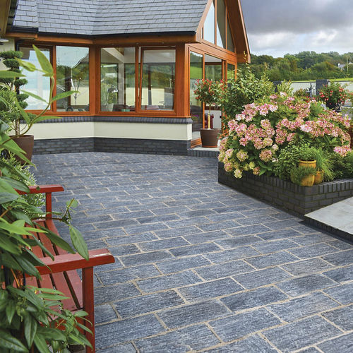 Pavimento em pedra natural - PORPHYRY  - Terra Natural - para ambiente externo / para pátio / de jardim