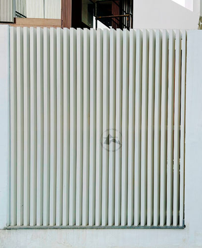 Cerca de ocultação tipo persiana externa - GRILLE 50100 - Axes in Excess - metálica / em alumínio / efeito de metal