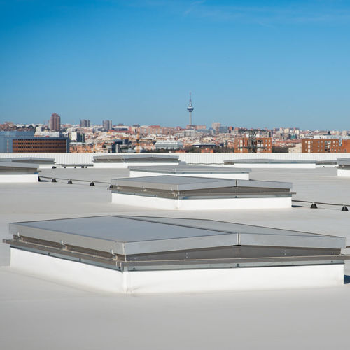 Janela para extração natural de fumaça em alumínio - DELTA - TRIA FRANCE - em policarbonato / em vidro / com exaustor de fumaça e calor