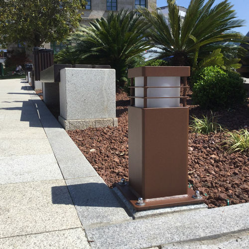 Poste balizador de iluminação para espaços públicos - MiniTORCHE-ACR® - IDELNOR - contemporâneo / em aço termolacado / em aço galvanizado