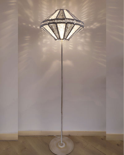Luminária de piso - Oslo 01 - DelightLamps - metálica / de vime / clássica