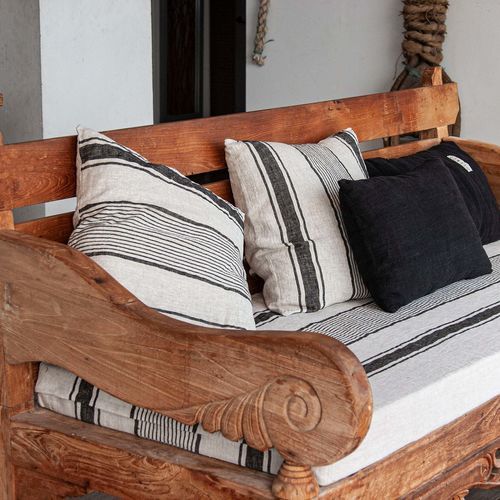 Almofada para sofá - MENORCA - dELENZO LINEN FROM EUROPE S.L - quadrada / listrada / da linha residencial