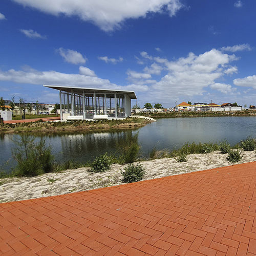 Bloco de pavimentação em argila - Vermelho Vulcânico - Vale de Gândara - para ambiente externo / para pedestres / para espaço público