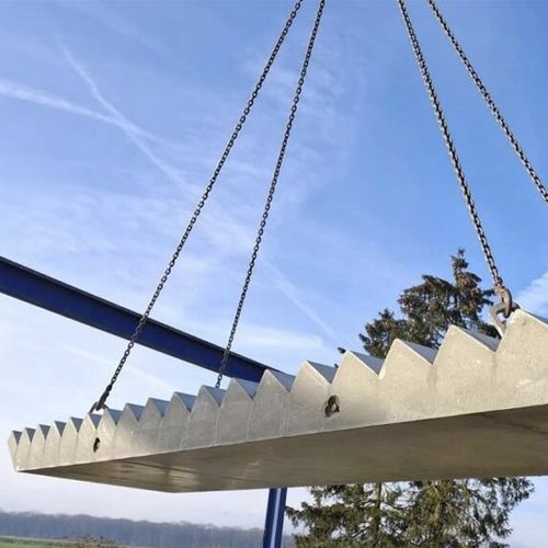 Escada pré-fabricada - Groupe Saint Léonard - reta / com degraus em concreto / com estrutura em concreto