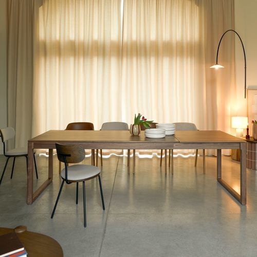 Mesa de jantar contemporânea - ARTO - Tikamoon - em madeira maciça / em nogueira / com base em nogueira