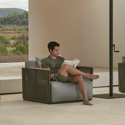 Poltrona contemporânea - BOSC - GANDIA BLASCO - em tecido hidrorrepelente / em alumínio termolacado / em chapa perfurada
