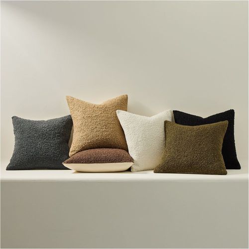 Fronha em poliéster - Cosy Boucle - West Elm - em algodão