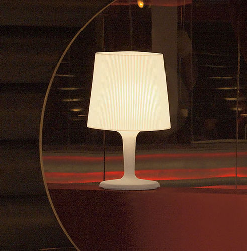 Luminária de mesa - INOUT - METALARTE - em polietileno / contemporânea / Wire