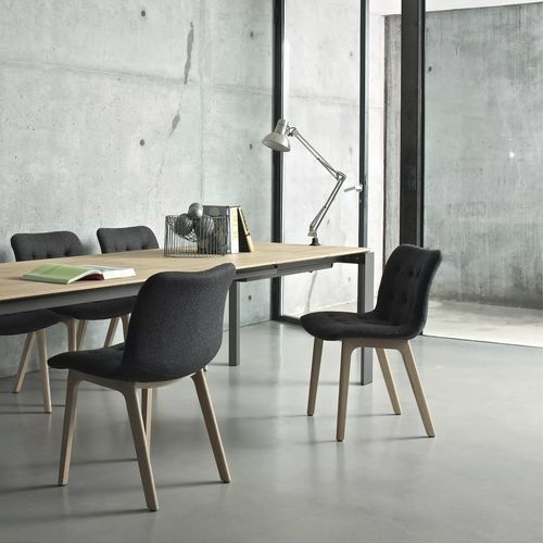 Cadeira contemporânea - KUGA - BONTEMPI CASA - para ambiente interno / em madeira maciça / em tecido