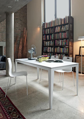 Mesa contemporânea - DOM - INGENIA CASA - em cerâmica / em laminado melamínico / em metal laqueado
