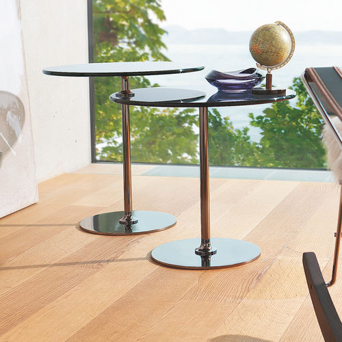 Mesa lateral contemporânea - LARGO - DRAENERT - em vidro / com base em aço cromado / redonda