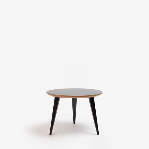 Mesa lateral contemporânea - BOB - Ondarreta - em laminado / em porcelana / com base em carvalho