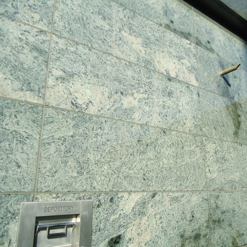 Revestimento de fachada em painéis - STONELITE® : VERDE SAN FRANCISCO - Stone panels - em granito / sustentável / texturizado