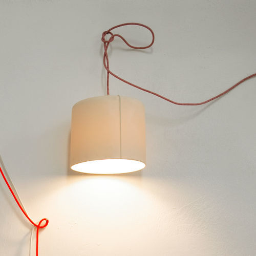 Arandela contemporânea - Candle 2 - in-es artdesign - para ambiente interno / em Laprene® / cilíndrica