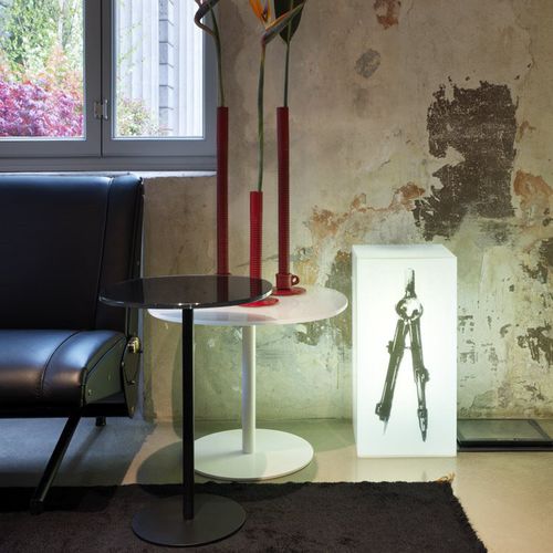 Mesa gueridon contemporânea - ASYMMETRICAL - TECNO - em vidro / em laminado / redonda