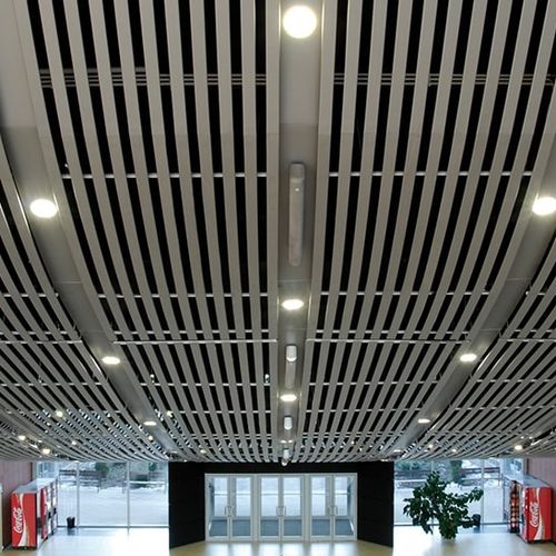 Forro metálico - Luxalon® 84R Curved - Hunter Douglas Architectural - em painéis / para sala limpa / para escritório