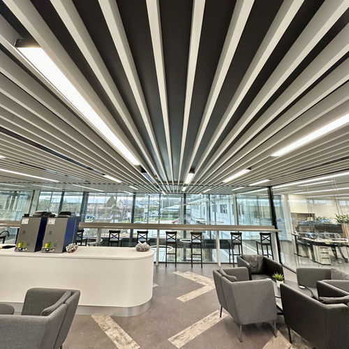 Baffle acústico metálico - Luxalon® Tavola™ Closed - Hunter Douglas Architectural - de teto / retangular / decorativo