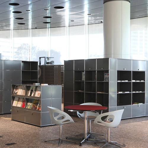 Estante de arquivo para escritório - USM Haller - USM Modular Furniture - para arquivo / metálica / com gavetas