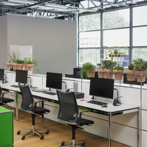 Móvel de arrumação de piso - World of Plants for USM Haller - USM Modular Furniture - da linha comercial