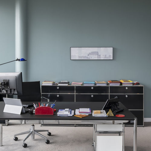Mesa contemporânea - USM Haller - USM Modular Furniture - em linóleo / com base metálica / retangular