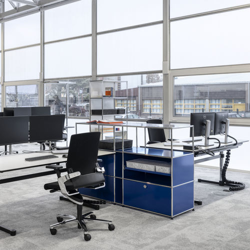 Mesa secretária de piso - USM Kitos - USM Modular Furniture - contemporânea / em MDF laqueado / em laminado