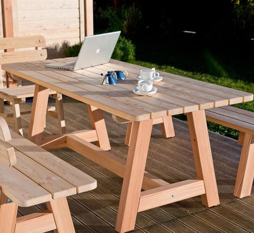 Mesa contemporânea - SIRMIONE  - Pircher Oberland - em lariço / com base em madeira / retangular