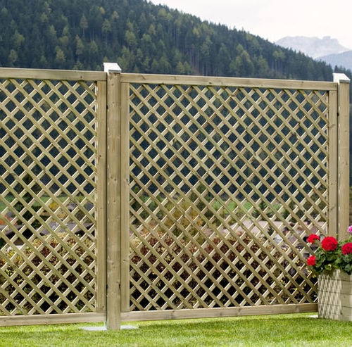 Cerca em painéis - BAIA - Pircher Oberland - para jardim / em pinho / clássica