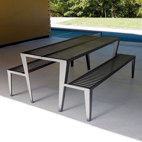 Conjunto de mesa e bancos contemporâneo - CHICAGO - AREA - em madeira / em aço / para ambiente externo
