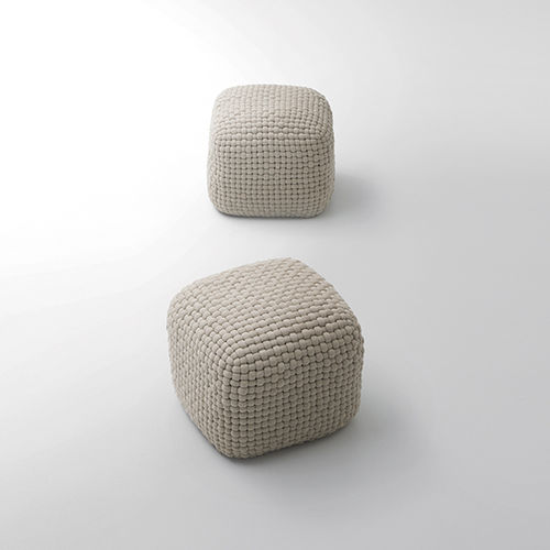 Puff contemporâneo - DUVÉ - PAOLA LENTI - em linho / em poliéster / quadrado