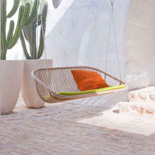 Baloiço em madeira - SWING - PAOLA LENTI - em aço inoxidável / em poliéster / com almofada removível