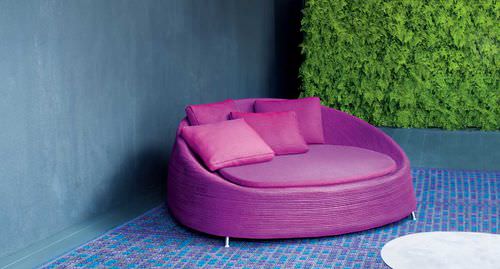 Divã contemporâneo - AFRA - PAOLA LENTI - em espuma de poliuretano / com base em aço inoxidável / de jardim