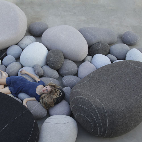 Puff de design original - LIVINGSTONES - SMARIN - em espuma / de lã / redondo