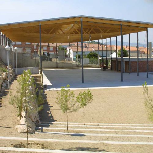 Vigamento em madeira laminada colada - POLIDEPORTIVO EN SAN LLORENÇ DE HORTON - Lanik - para engradamento / da linha comercial