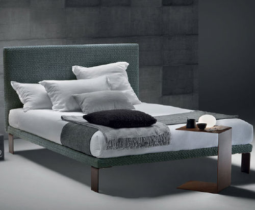 Cama de casal - ESSENTIAL - Nuova Linea Valentini - contemporânea / com cabeceira estofada / com box baú