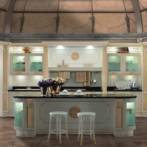 Cozinha clássica - FIRENZE - Torchetti Cucine - em madeira / com ilha / com pegas