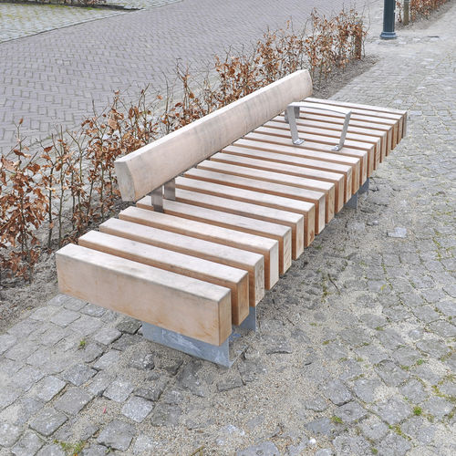 Banco para espaço público contemporâneo - Rough&Ready Crosswise - Streetlife - em madeira / em aço galvanizado / em aço Corten