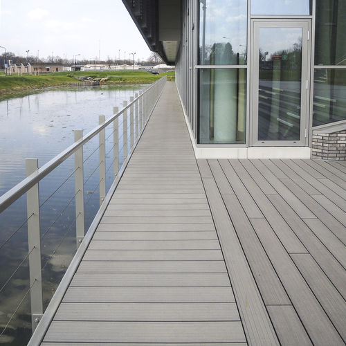 Tábua de deck em compósito - STREETDECK®40 - Streetlife - para ambiente externo