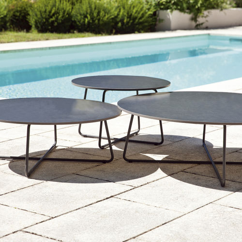 Mesa lateral contemporânea - DROP - FISCHER MÖBEL - em laminado / em cerâmica / com base em aço inoxidável