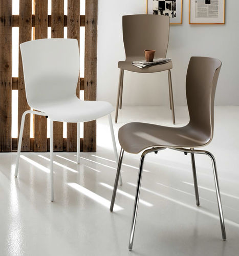 Cadeira contemporânea - CHATTY - SCAVOLINI - para ambiente interno / em polipropileno / com base em aço cromado