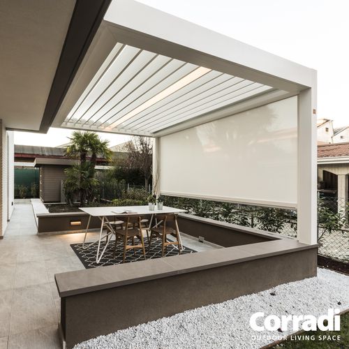 Pérgola apoiada em parede - MAESTRO - Corradi - em alumínio / com lâminas orientáveis / sob medida