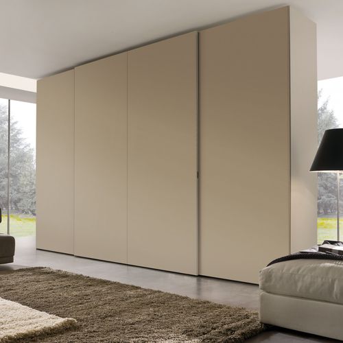 Guarda-roupa contemporâneo - Falegnami - em madeira laqueada / com portas de correr / com tela de TV integrada