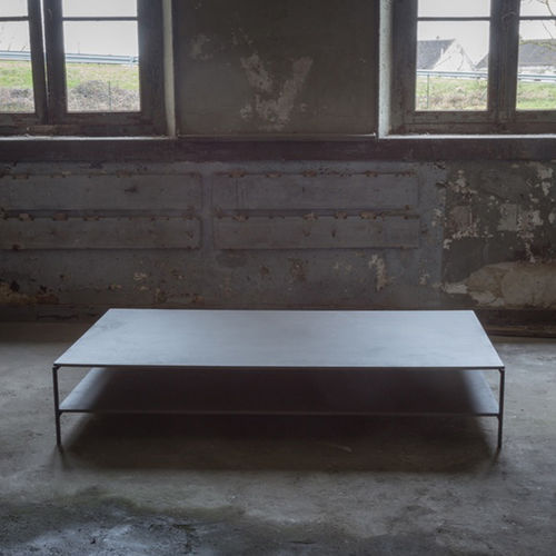 Mesa de centro contemporânea - SNELLA - TRISS - em aço laqueado / em ardósia / em concreto